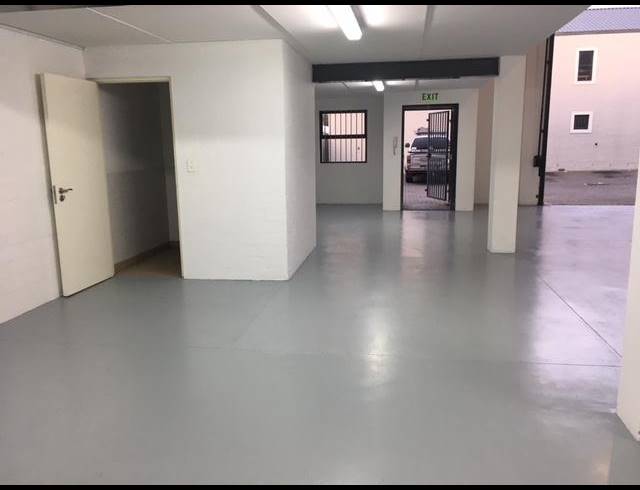 223M² WAREHOUSE RENTED IN WESTLAKE